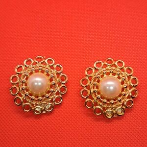 Paolo Gucci Vintage Signed Gold Tone Filigree Faux Pearl Clip-on Earrings